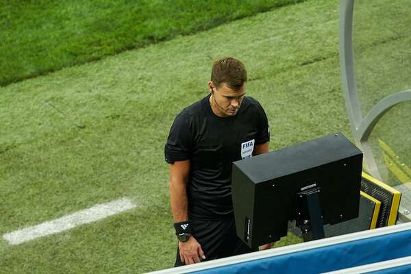 VAR, el árbitro tecnológico que nos tuvo en vilo - ABC Revista - ABC Color