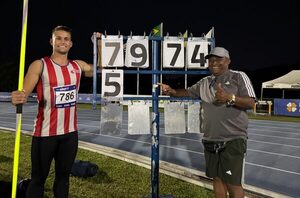 Lars Flaming, el joven chaqueño que rompió el récord nacional en lanzamiento de jabalina