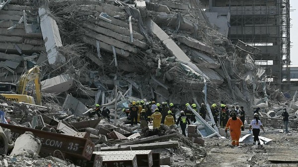 Continúan las búsquedas de sobrevivientes entre los escombros tras el terremoto que dejó más de 1.600 muertos en Myanmar y Tailandia - ADN Digital