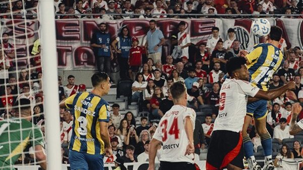 Sebastián Ferreira amarga a River Plate