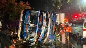 Al menos siete fallecidos y once heridos en accidente de tránsito en la costa de Ecuador