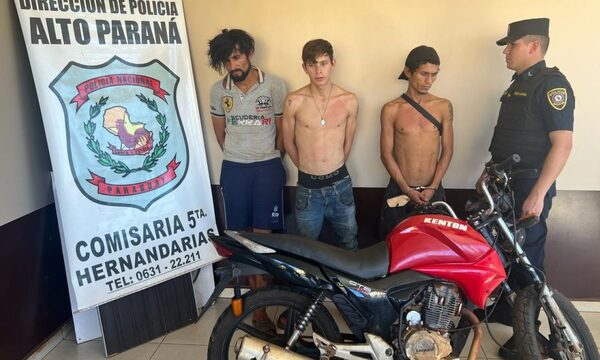 Tres detenidos por robo de motocicleta en Hernandarias