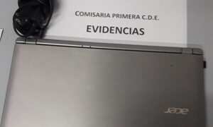 Capturan a dos sujetos que robaron una notebook