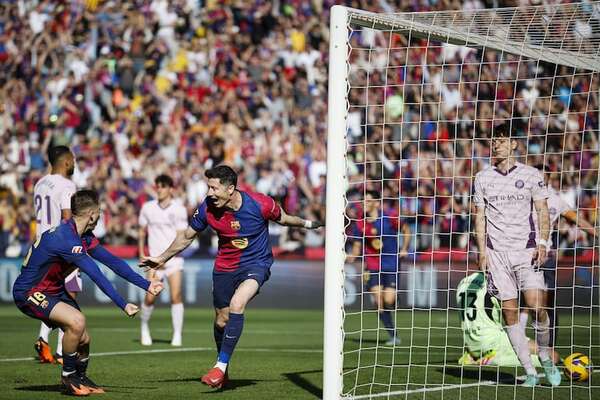 El Barça vuelve a ser líder en solitario - Fútbol Internacional - ABC Color