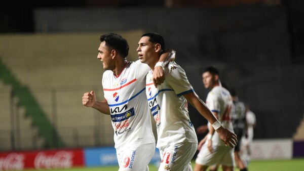 Nacional gana y sale del fondo