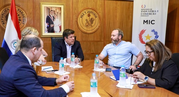 Equipo nacional analiza soluciones efectivas a la logística de medicamentos