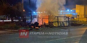  CASILLA DE VENTA DE COMBUSTIBLE SE INCENDIÓ
