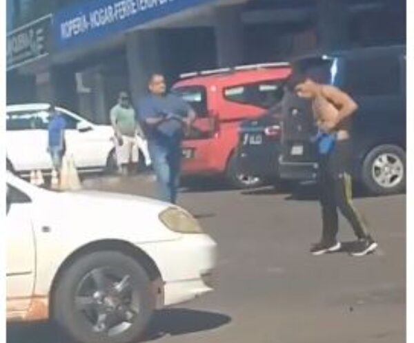 Guardia de seguridad dispara a joven - La Clave