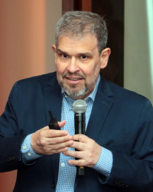 Paraguay viene bajando la pobreza hace 10 años, dice analista - Portal Digital Cáritas Universidad Católica