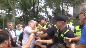 Policías impiden manifestación por Rodrigo Quintana frente a la Corte