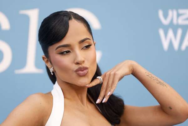 De Becky G a Ángela Aguilar, las diosas en la alfombra azul de los Billboard Women in Music 2025 - Gente - ABC Color