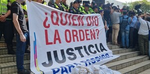 Denuncian a la Policía de impedir acto teatral sobre Rodrigo Quintana - 1000 Noticias