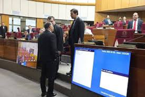 Silvio Ovelar pide “disculpas públicas” a su colega Juan Afara - Noticiero Paraguay