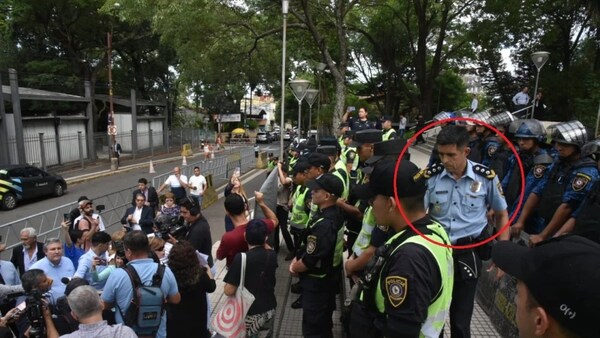 Denuncia Penal Contra Comisario Ovelar Tras Represión Policial en Manifestación del PLRA