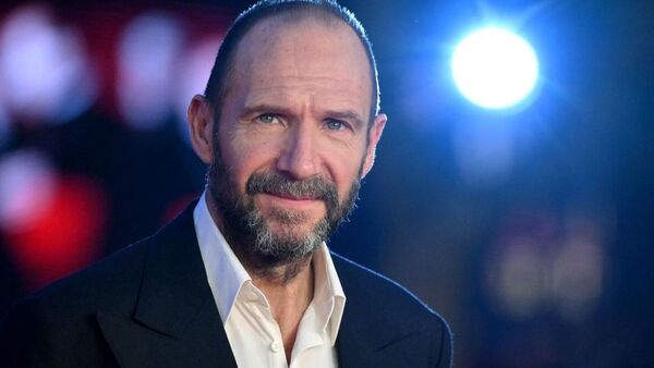 Ralph Fiennes se une a Richard Gere como invitado en festival de cine de Barcelona