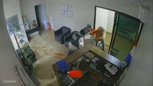 Se robaron una caja fuerte con una millonada, pero no la pudieron abrir: cayeron con todo