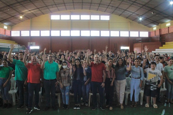 ENTREGA DE CARNETS A MÁS DE 350 JÓVENES DEL BUS UNIVERSITARIO MUNICIPAL 2025