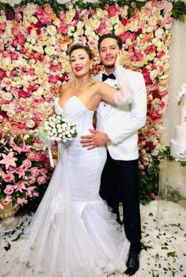 Paola Peralta celebra su segunda boda civil con Junior Salgueiro