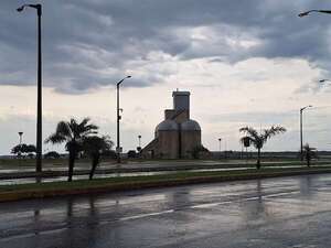 Lluvias y tormentas en 15 departamentos del país para esta tarde - Clima - ABC Color