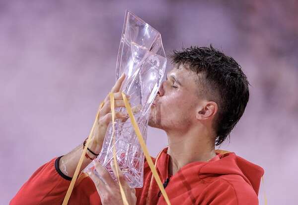 Mensik funde a Djokovic y se consagran en Miami - Polideportivo - ABC Color