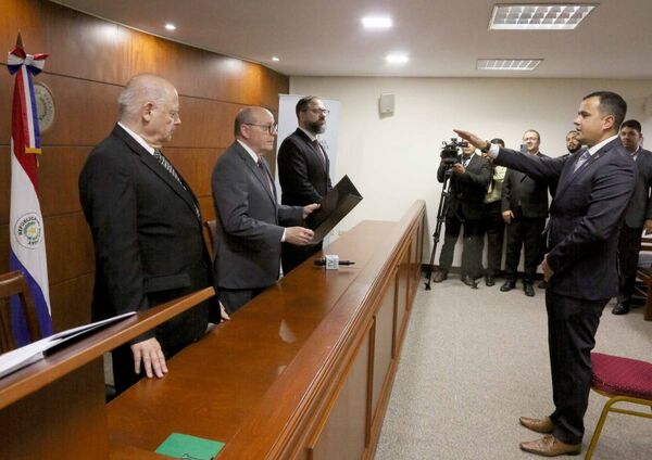 Ministros de la Corte Suprema tomaron juramento a magistrado para la Circunscripción Judicial de Central