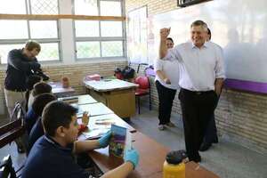 Críticas al “menú” de Hambre Cero: Ministro dice que están tratando de “educar” a los padres - Política - ABC Color