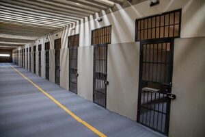 Ministerio de Justicia reforzó seguridad en el penal de Minga Guazú - trece