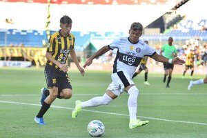 Versus / El clásico más añejo finalmente se jugará en el Defensores del Chaco