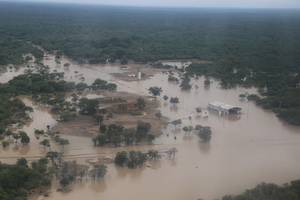 Más de 800 familias fueron asistidas tras desborde del río Pilcomayo en el Chaco - Noticiero Paraguay