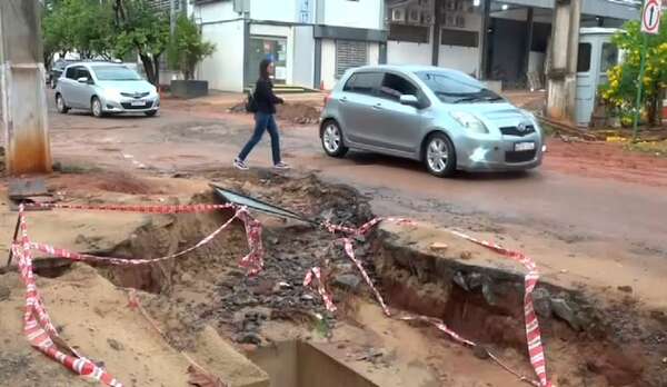 Raudales arrasaron con asfaltado y obras en el barrio San Pablo - Nacionales - ABC Color