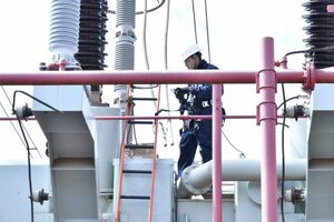 Itaipu moderniza pararrayos en autotransformador