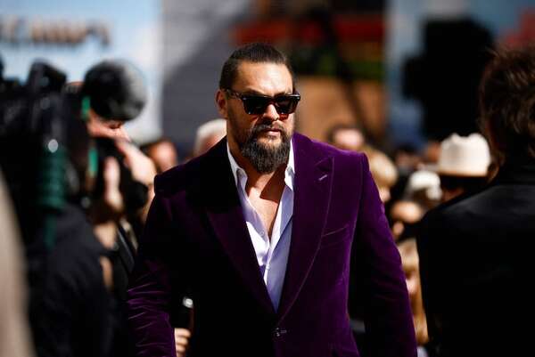 Jason Momoa llegó al estreno de “The Minecraft Movie” con sus dos amores - Gente - ABC Color