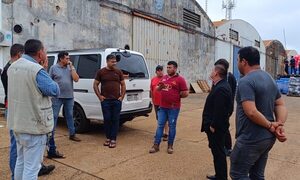 Aduaneros incautan 10 mil kilos de mandioca que dicen ingresó de contrabando
