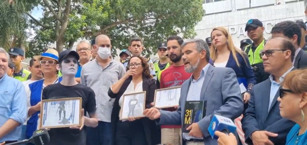 Opositores no tenían autorización de la Corte para manifestarse en la explanada - ADN Digital