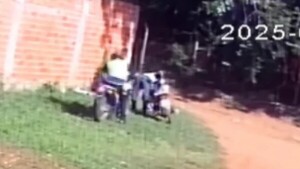 Video: Dos policías detenidos por robar una moto en Mariano Roque Alonso
