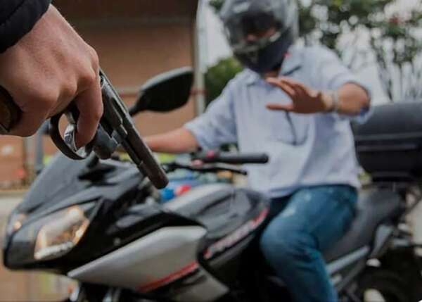 Pedro Juan Caballero: motochorros asaltan a cobrador y se llevan más de 7.000.000 de guaraníes. - Nacionales - ABC Color