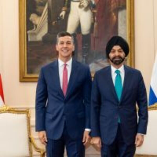 El presidente Santiago Peña recibe a Ajay Banga, presidente del Grupo Banco Mundial, y anuncia financiamiento histórico para Paraguay :: Presidencia de la República del Paraguay
