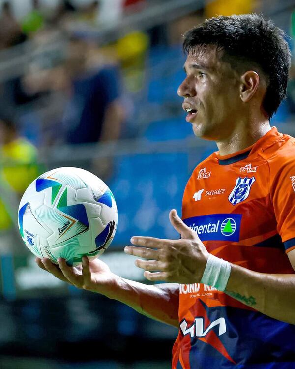 Negativo trimestre del 2 de Mayo - Fútbol - ABC Color
