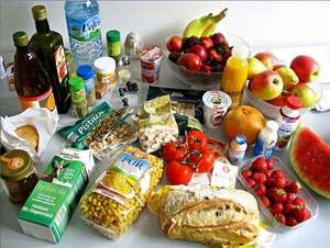 Bajarán algunos precios de productos de la canasta básica pero aún no incluyen al huevo