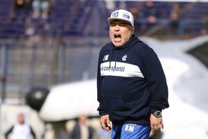 Versus / Maradona murió sin alcohol ni "drogas de abuso" en sangre, dice perito bioquímico