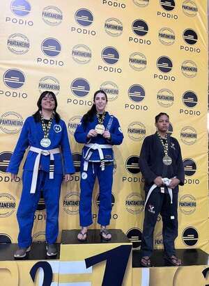 Jiu-jitsu: Atletas paraguayos en el podio - Polideportivo - ABC Color