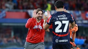 Versus / Martínez asegura que no hubo diferencia entre el primer y segundo tiempo de Cerro