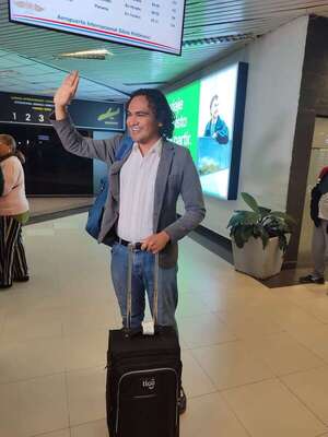 El actor Ángel Cardozo regresa a Paraguay tras brillar en producciones internacionales - Nacionales - ABC Color