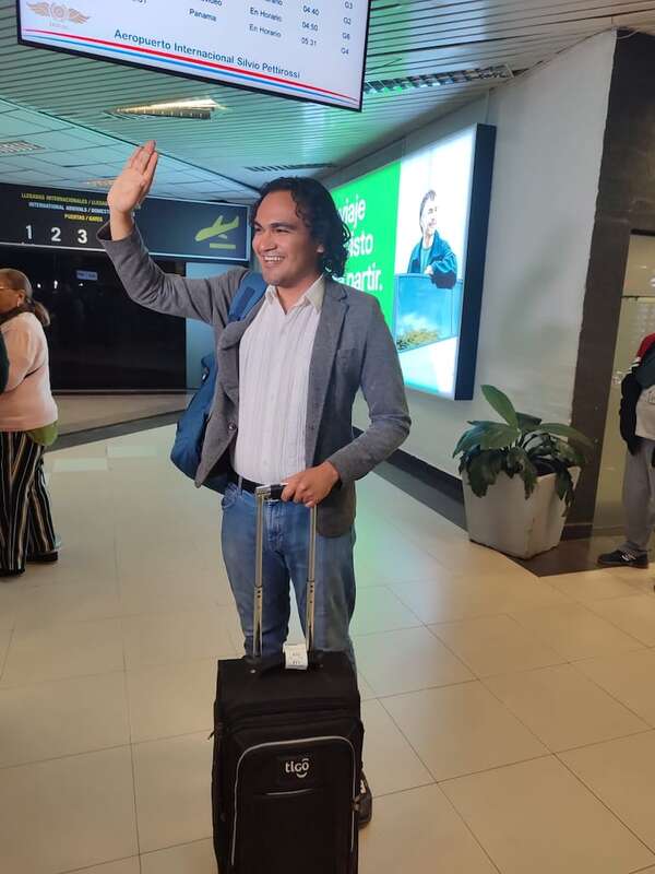 El actor Ángel Cardozo regresa a Paraguay tras brillar en producciones internacionales - Nacionales - ABC Color