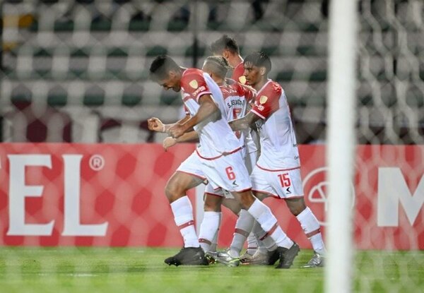 Versus / Con Arzamendia, Estudiantes vence en su estreno en la Libertadores 