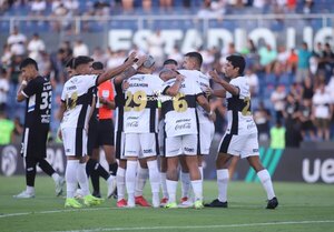 Versus / Olimpia inicia la Libertadores con la misión de responder a la expectativa