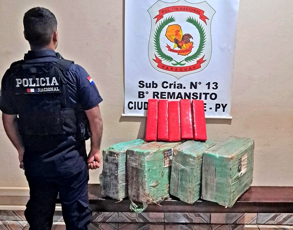 Narcotraficantes abandonan 80 kilos de marihuana a orillas del río Paraná - La Clave