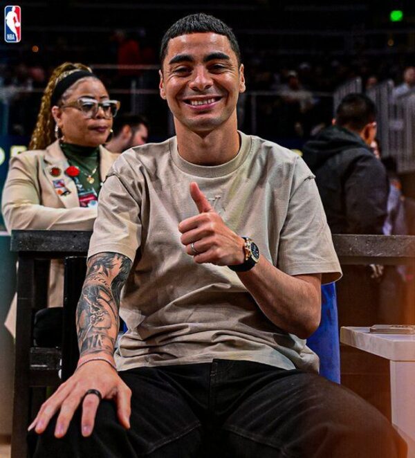 (VIDEO) ¡Miguel Almirón es también ídolo en la prestigiosa NBA!