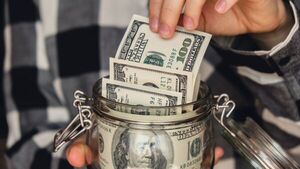 Ahorrar en dólares puede ayudar a mitigar el impacto en los costos de importación - 1000 Noticias