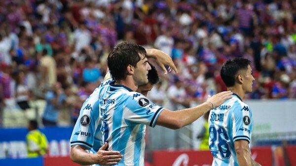Racing avasalla a un Fortaleza